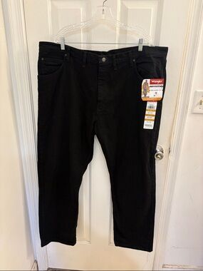Brand new with tag Wrangler Men’s 44X30 Black Relaxed Jeans